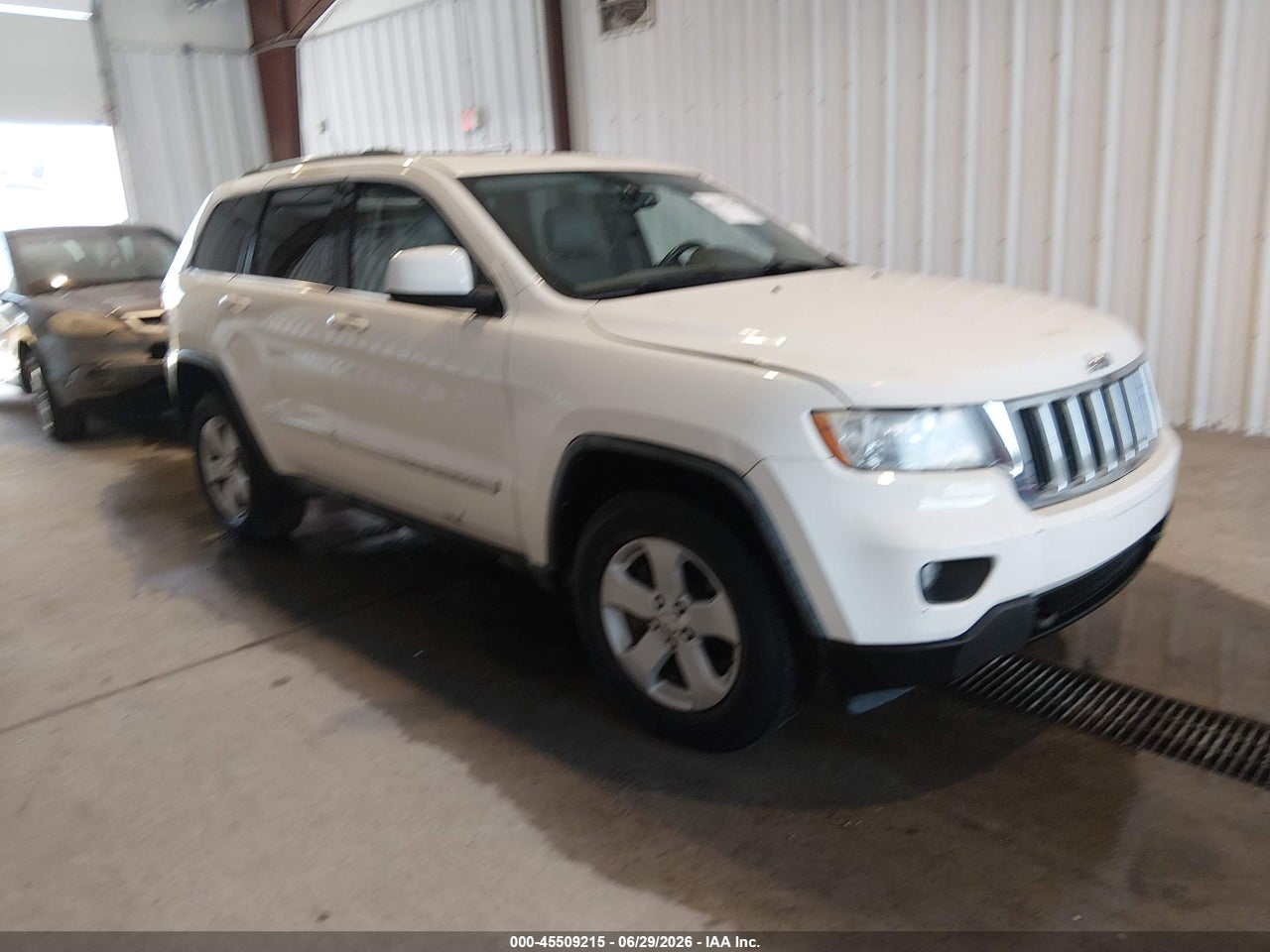 1J4RR4GT1BC****** · 2011 JEEP GRAND CHEROKEE LAREDO
