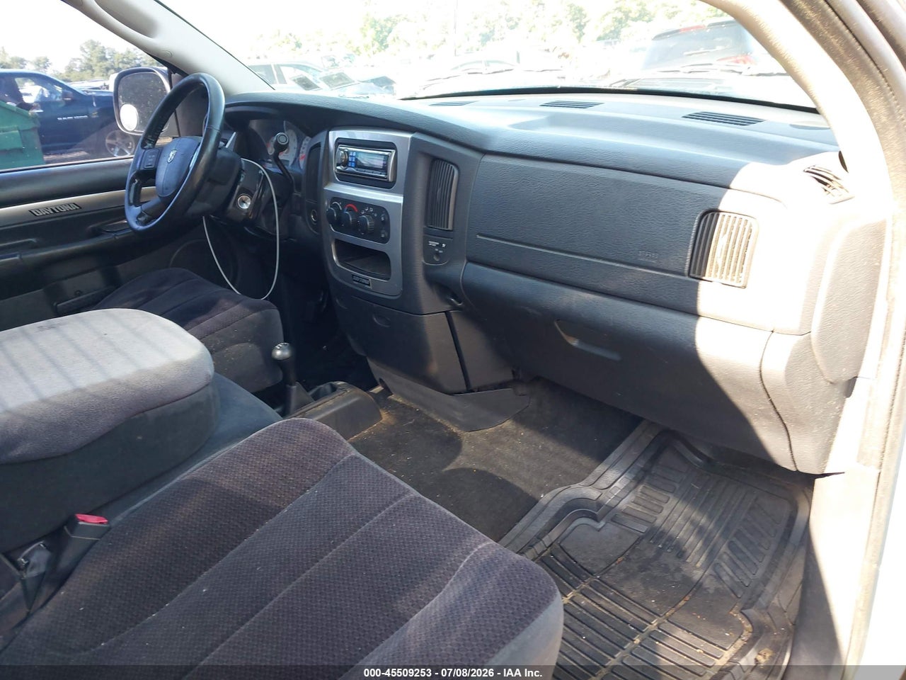 2005 DODGE RAM 1500 SLT/LARAMIE · 5/11