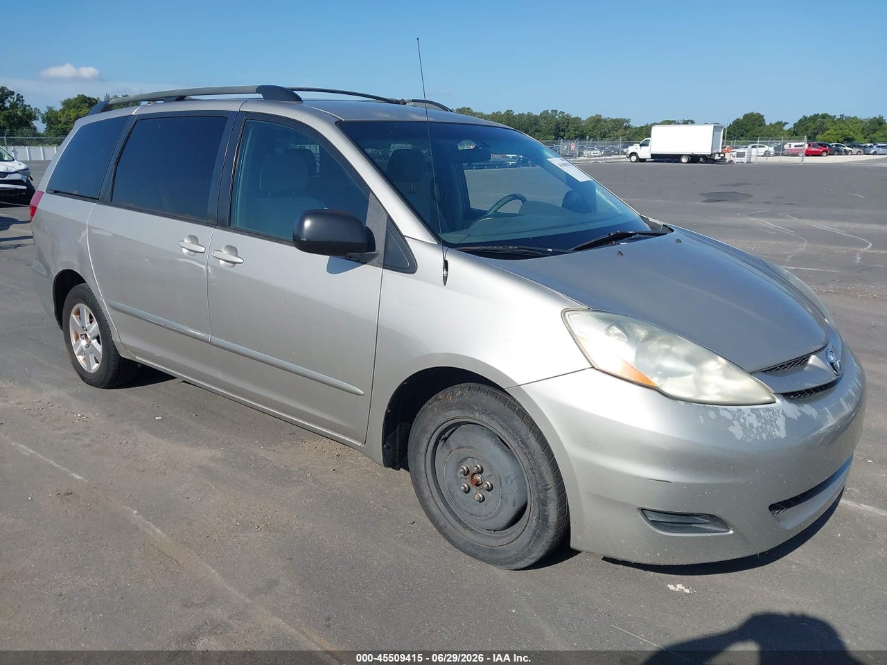 5TDZK23C37S****** · 2007 TOYOTA SIENNA LE