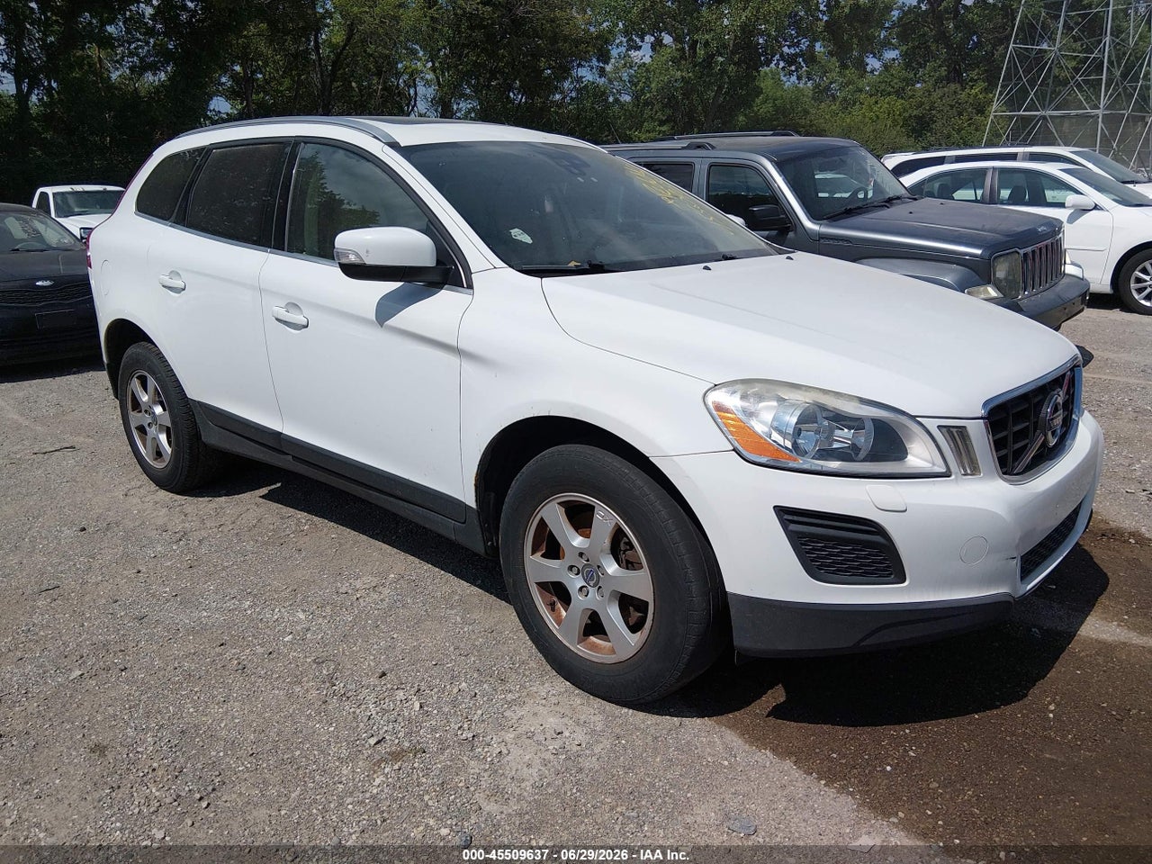 YV4940DZ3B2****** · 2011 VOLVO XC60 3.2/3.2 R-DESIGN