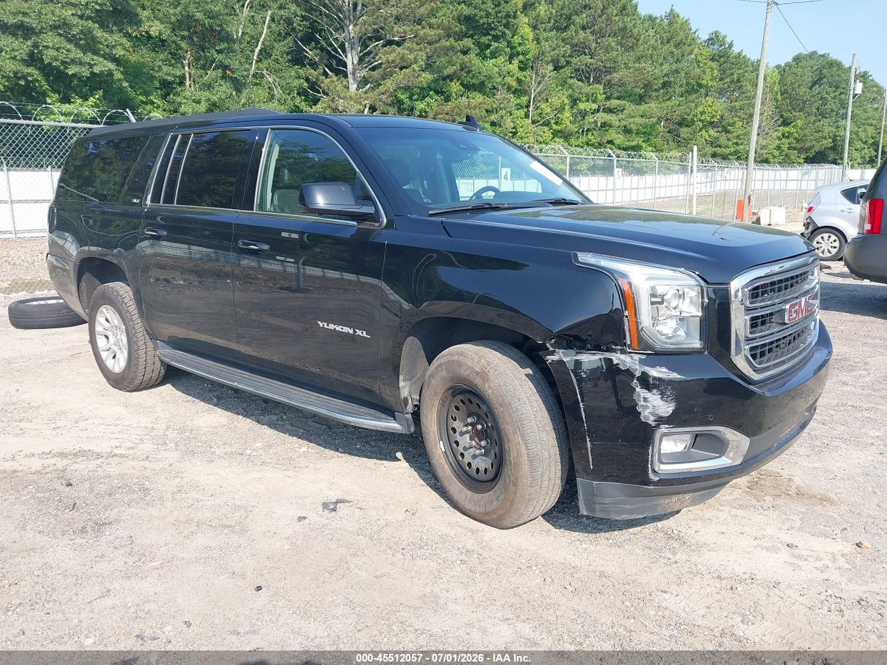 1GKS1GKC0KR****** · 2019 GMC YUKON XL SLT