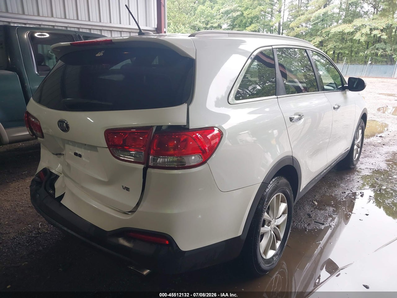 2016 KIA SORENTO 3.3L LX · 4/11