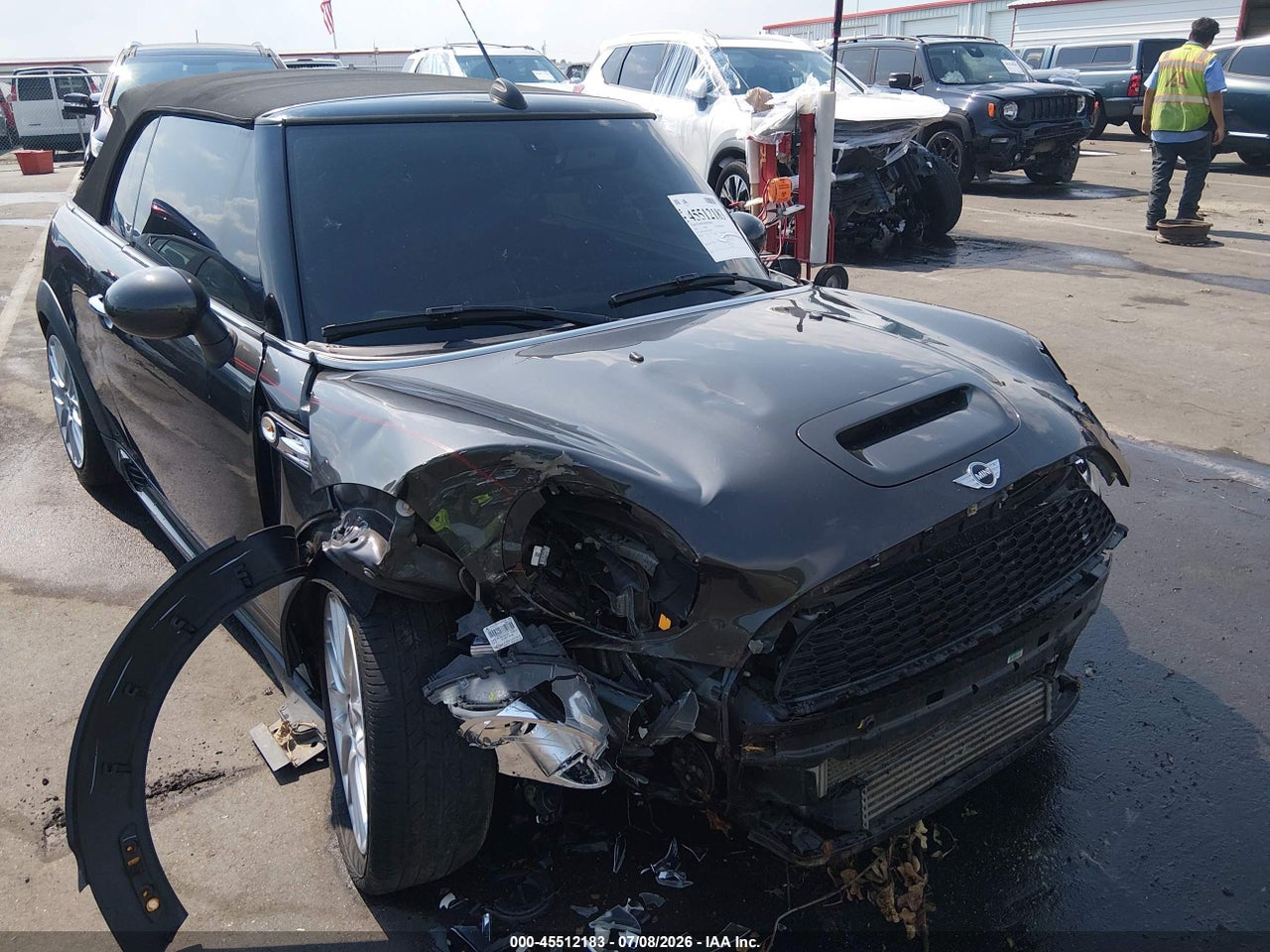 2015 MINI CONVERTIBLE JOHN COOPER WORKS · 6/10