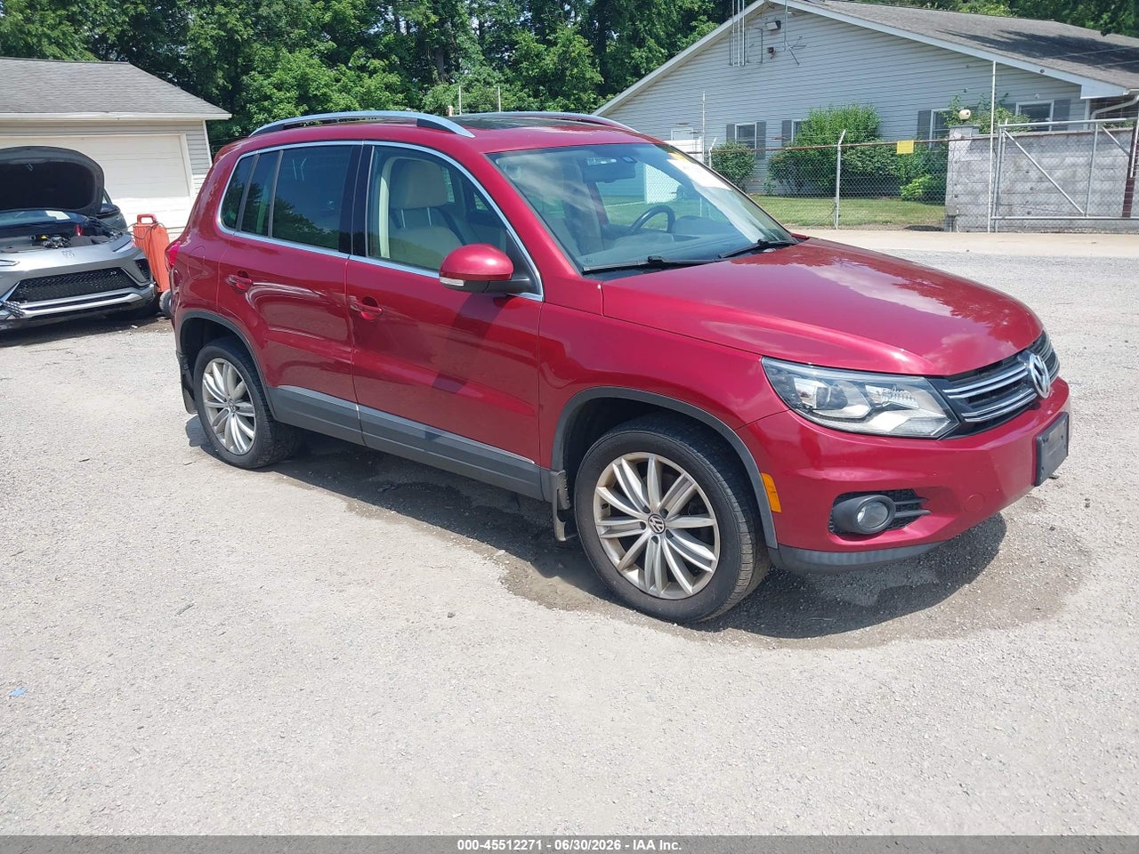 WVGBV7AX4GW****** · 2016 VOLKSWAGEN TIGUAN SE