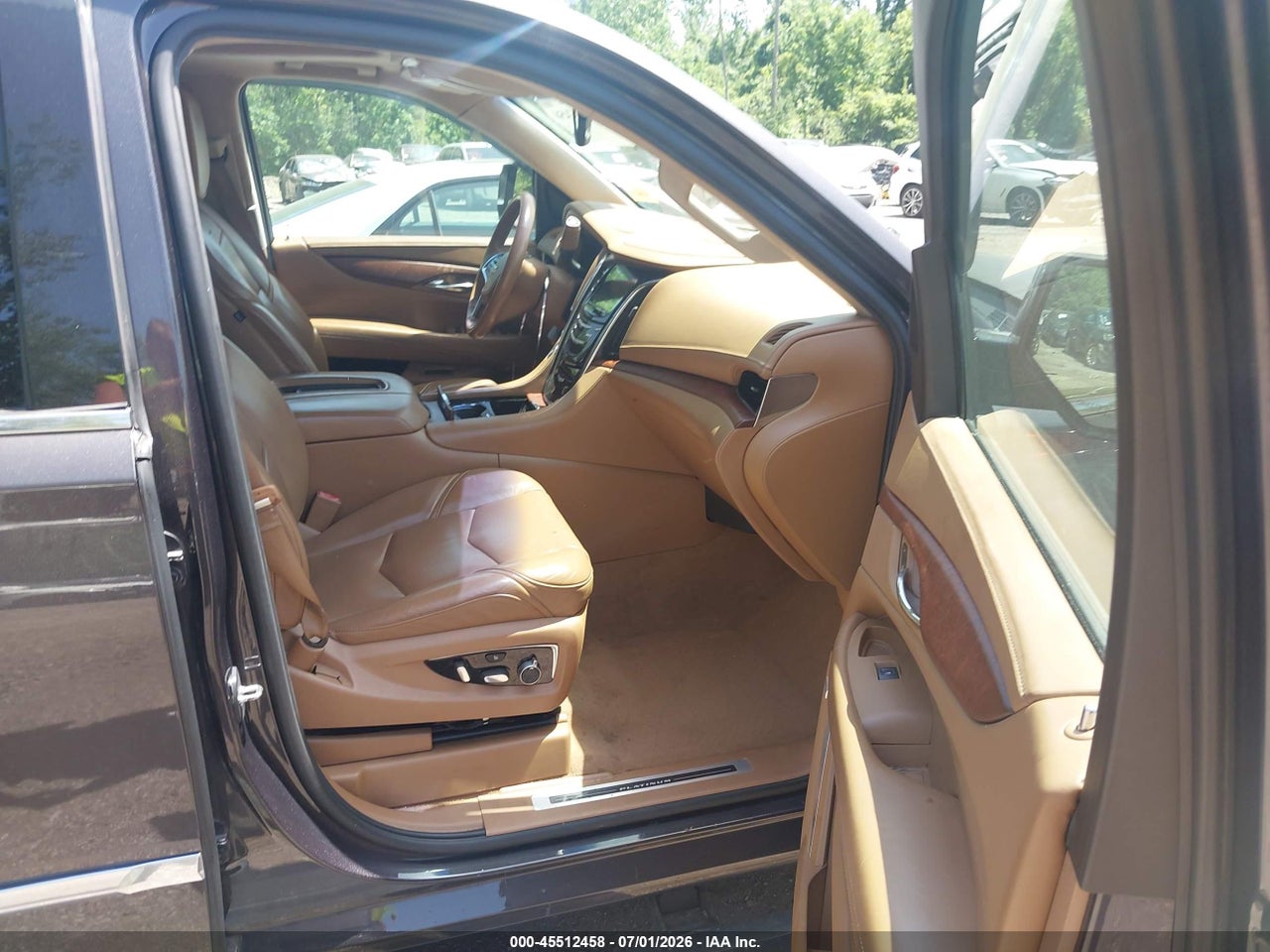 2016 CADILLAC ESCALADE PLATINUM · 5/11