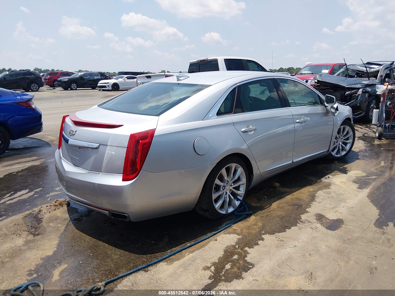 2016 CADILLAC XTS LUXURY COLLECTION · 4/10