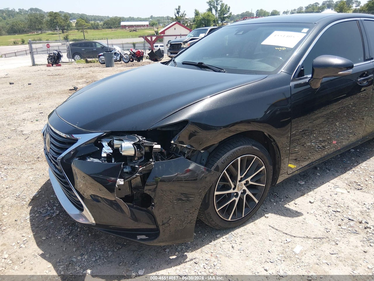 2017 LEXUS ES 350   · 6/8