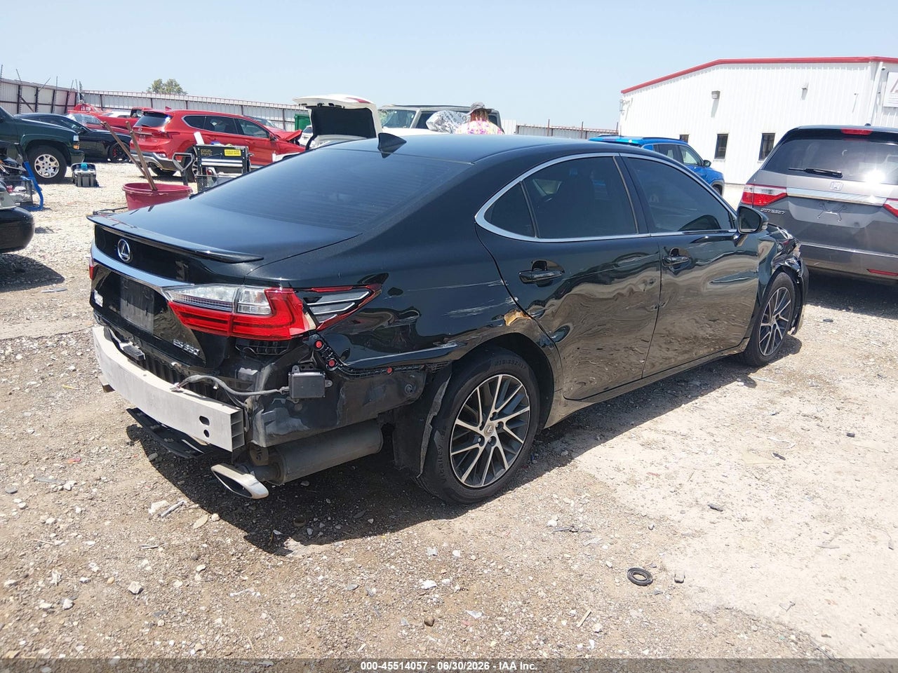 2017 LEXUS ES 350   · 4/8