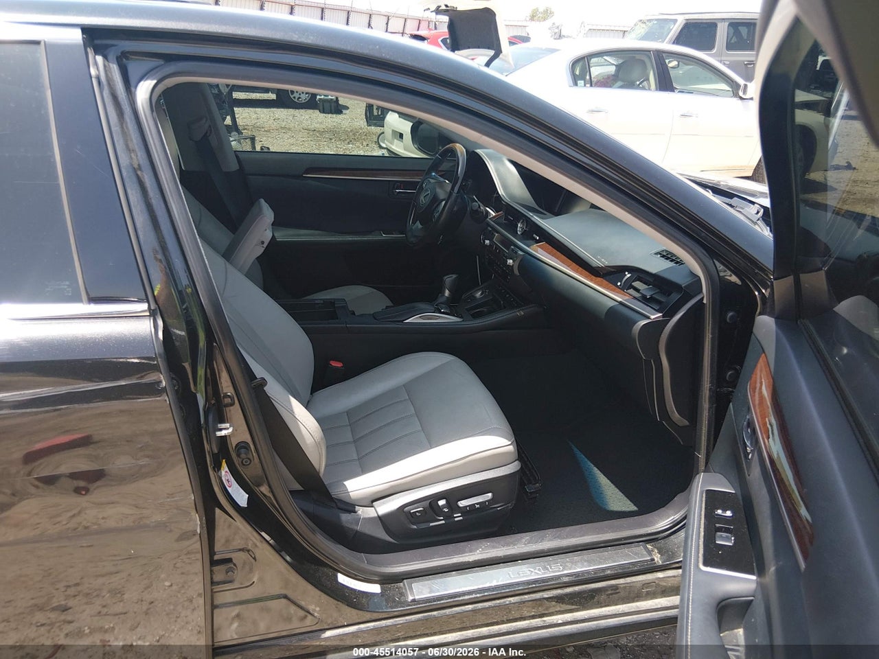 2017 LEXUS ES 350   · 5/8