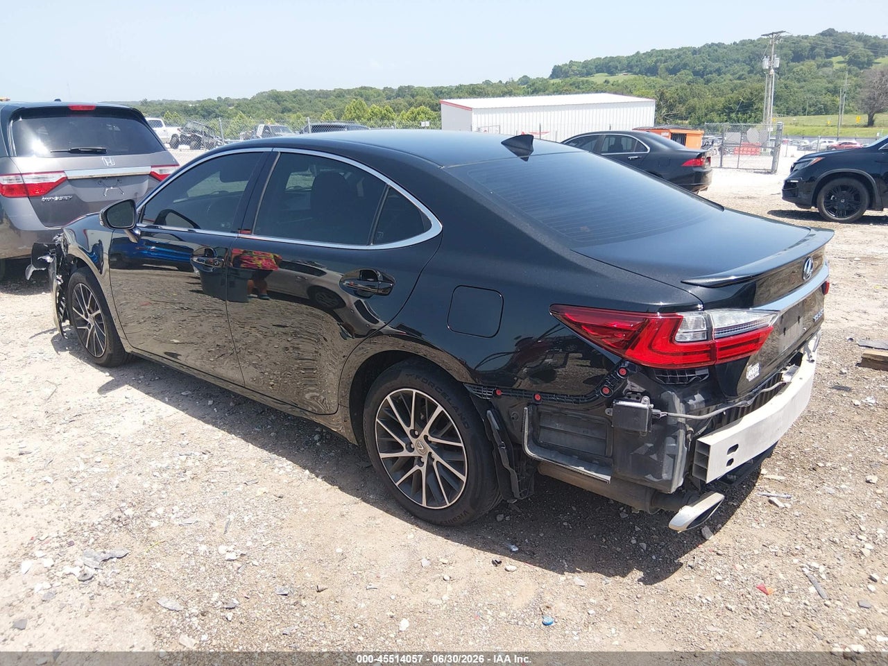 2017 LEXUS ES 350   · 3/8