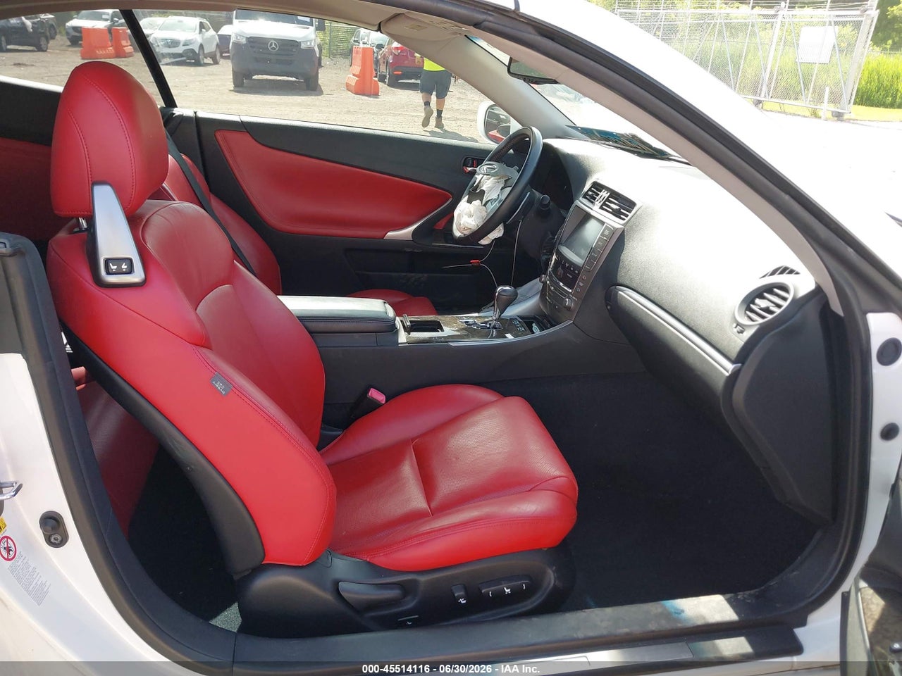 2015 LEXUS IS 250C   · 5/8