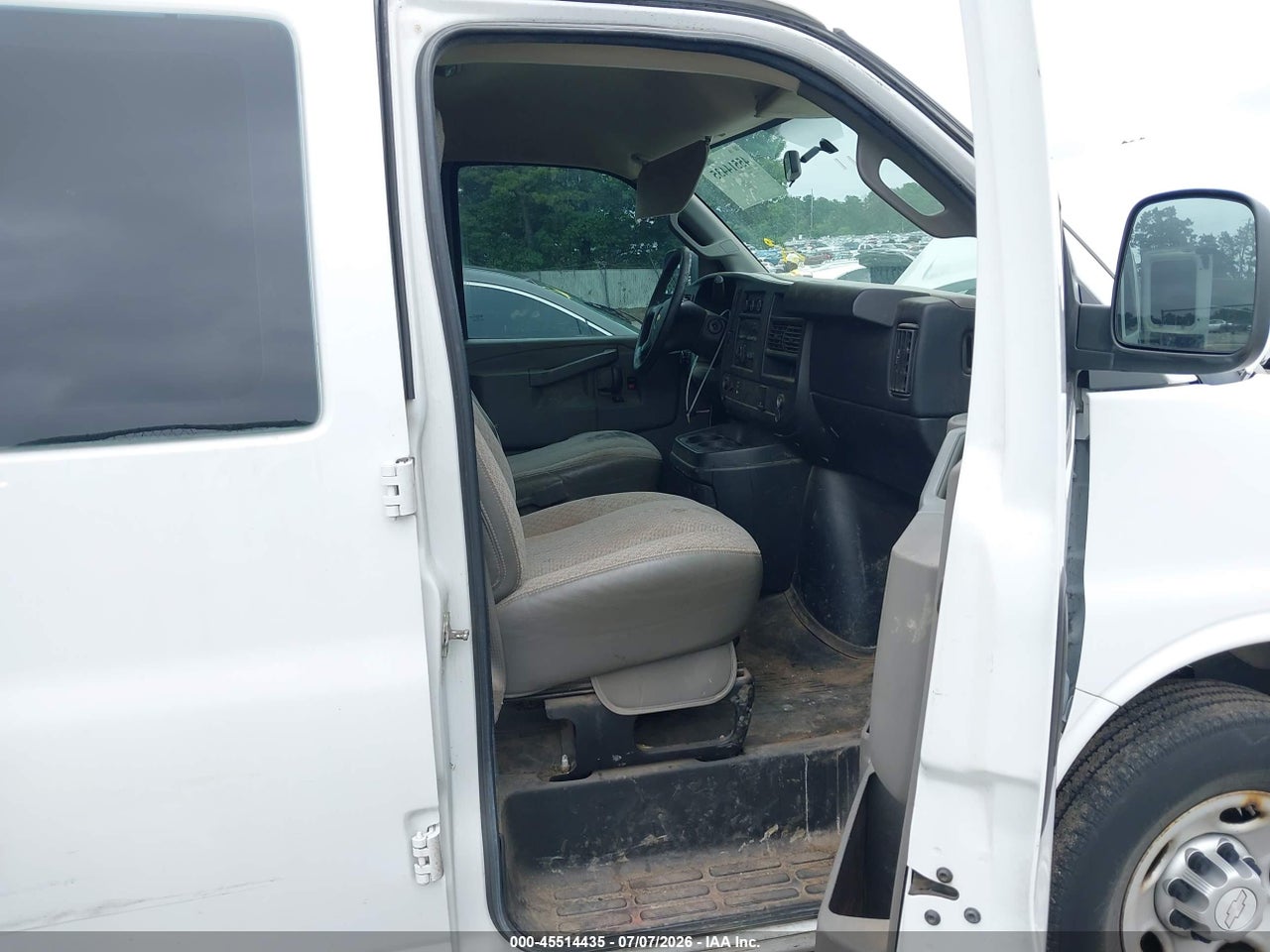 2016 CHEVROLET EXPRESS 3500 WORK VAN · 5/11
