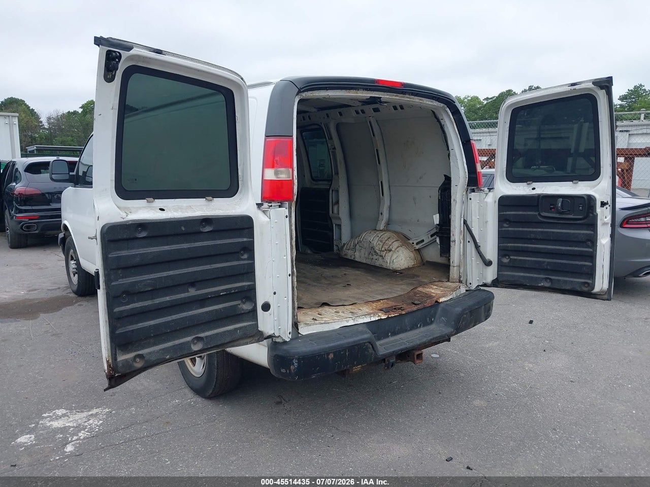 2016 CHEVROLET EXPRESS 3500 WORK VAN · 3/11