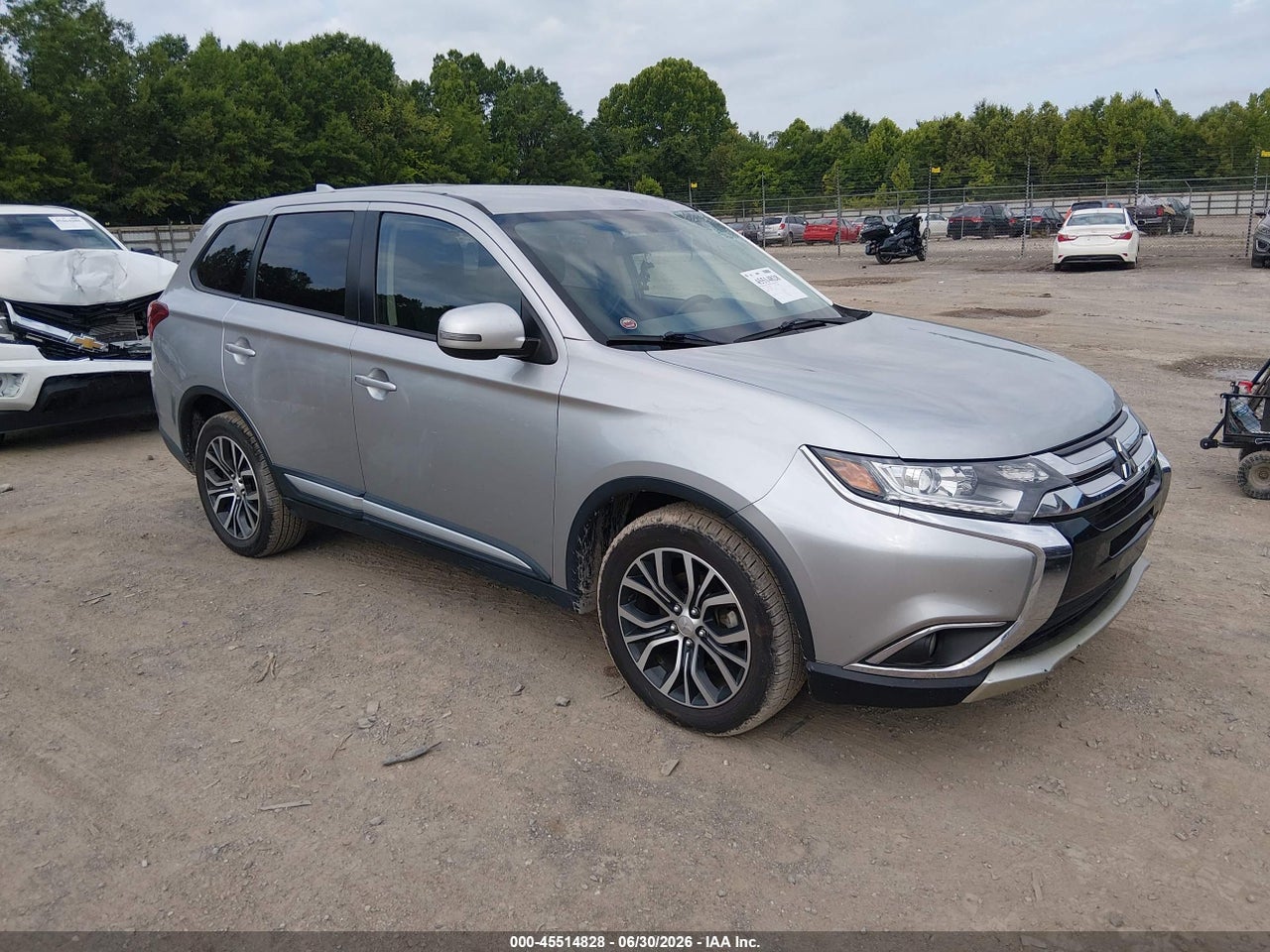 JA4AZ3A32JJ****** · 2018 MITSUBISHI OUTLANDER SE