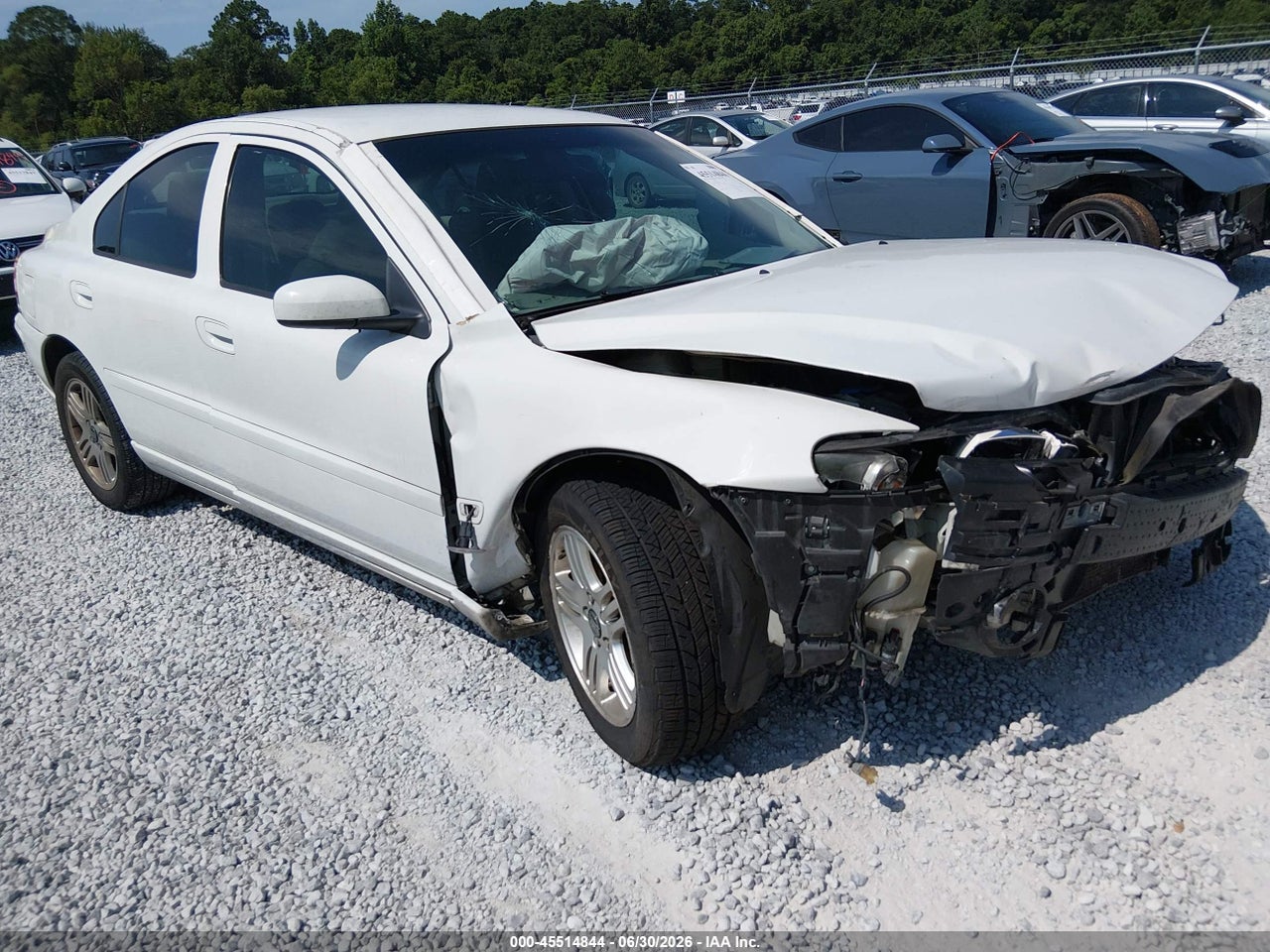 YV1RS592952****** · 2005 VOLVO S60 2.5T A/2.5T A SR W/PREMIUM PACKAGE