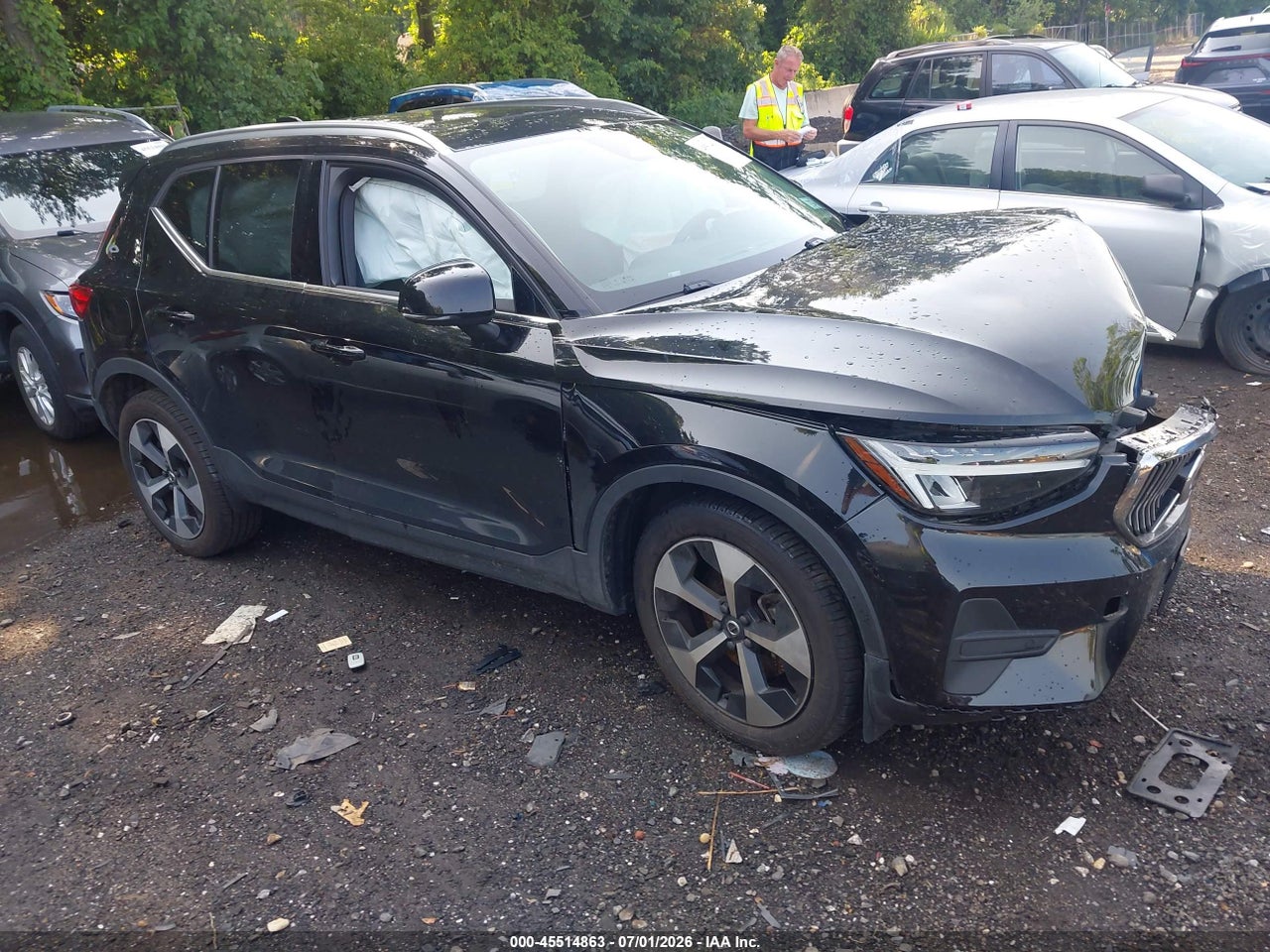 YV4L12UJ6S2****** · 2025 VOLVO XC40 B5 CORE BRIGHT THEME