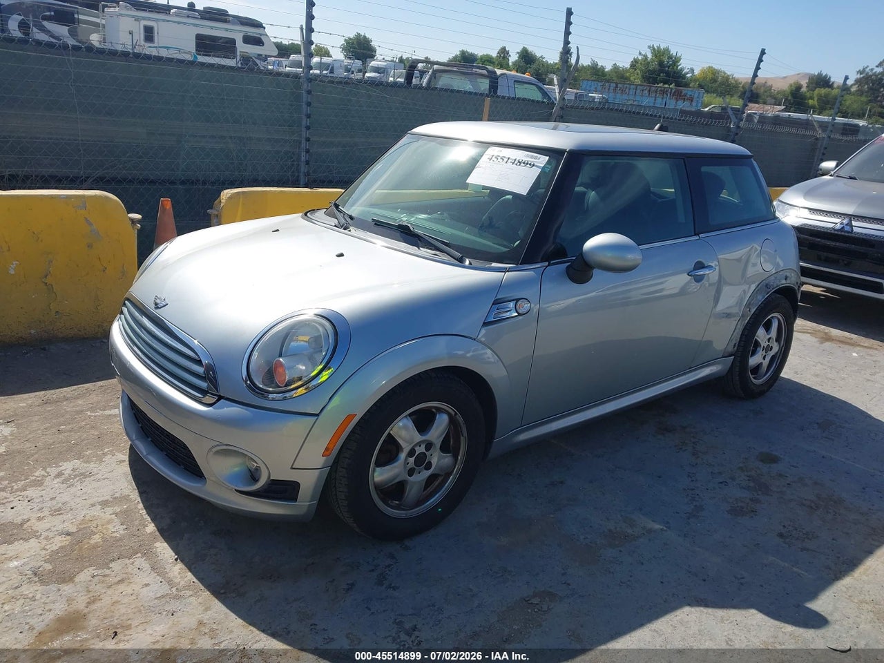 2011 MINI COOPER · 2/11