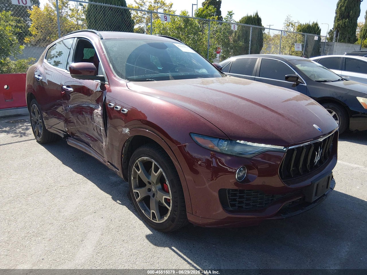ZN661XUS8HX****** · 2017 MASERATI LEVANTE