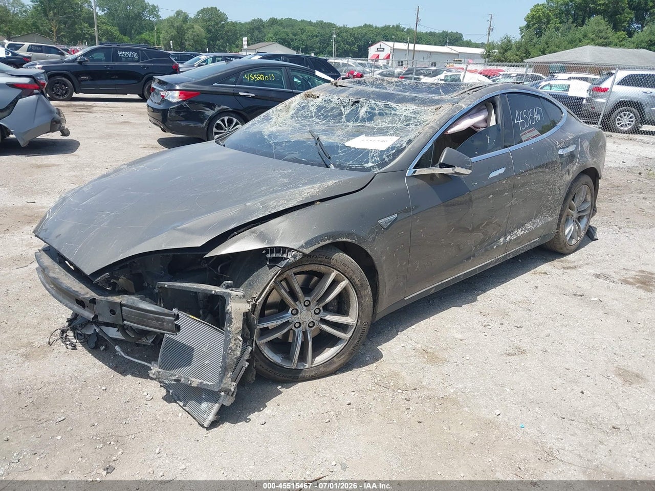2015 TESLA MODEL S 70D/85D/P85D · 2/4