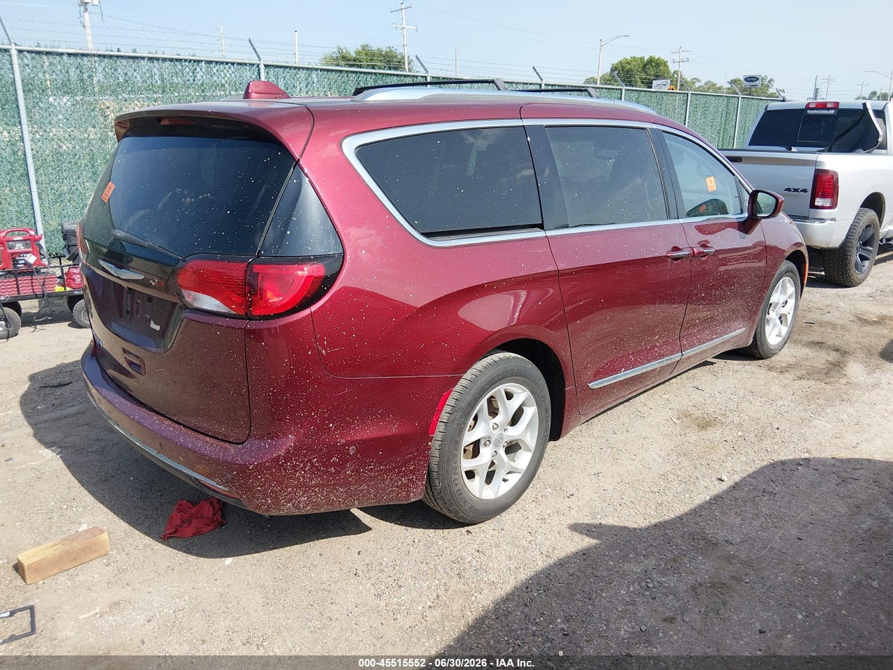 2017 CHRYSLER PACIFICA TOURING-L PLUS · 4/10