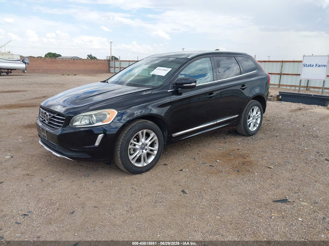 2015 VOLVO XC60 T5 PLATINUM · 2/3