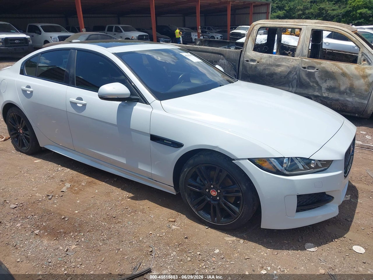 SAJAF4FN9JC****** · 2018 JAGUAR XE