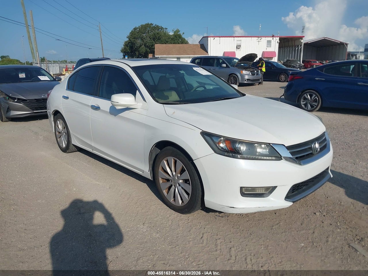 1HGCR2F88DA****** · 2013 HONDA ACCORD EX-L