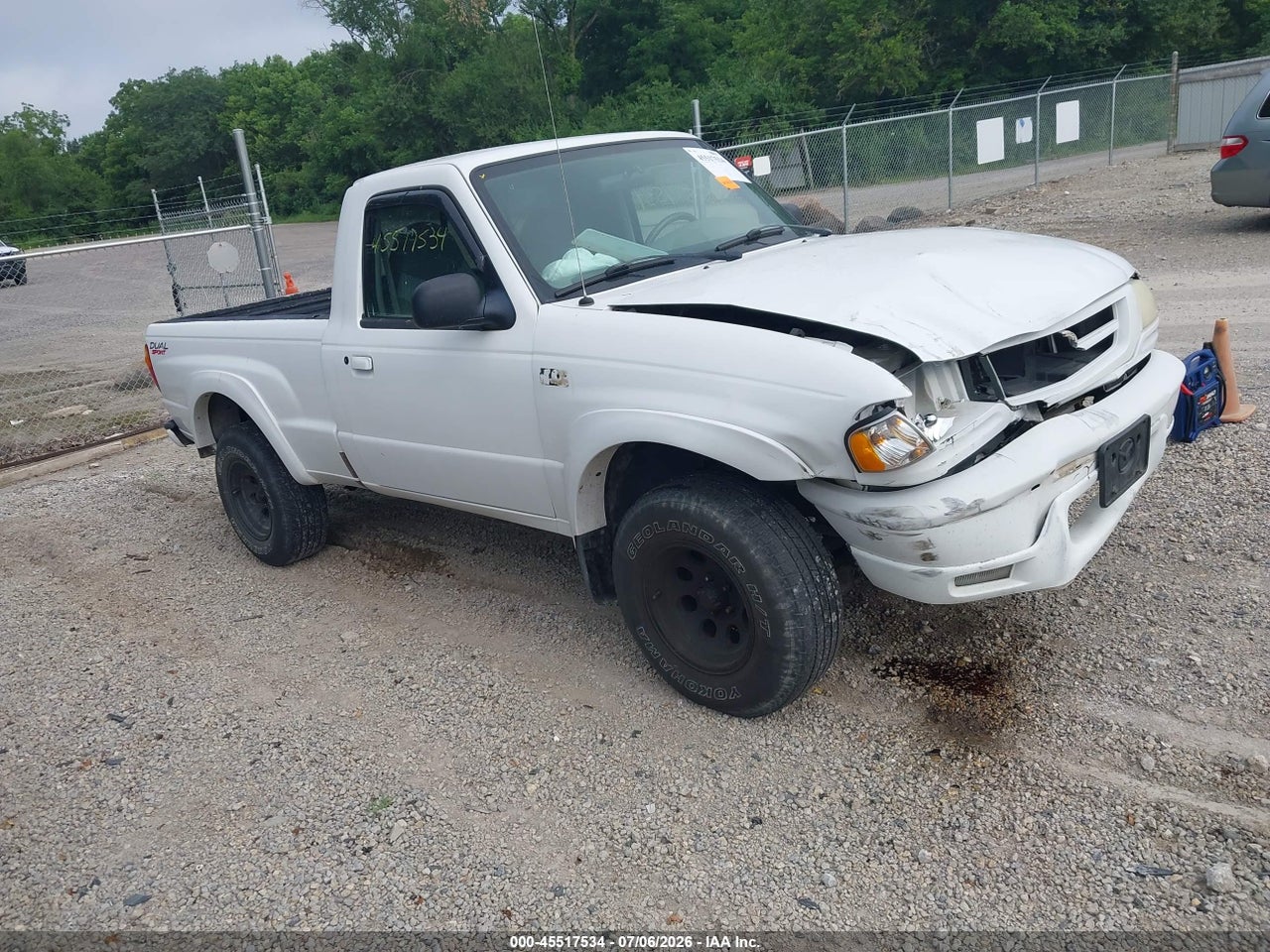 4F4YR12U52T****** · 2002 MAZDA B3000 DS