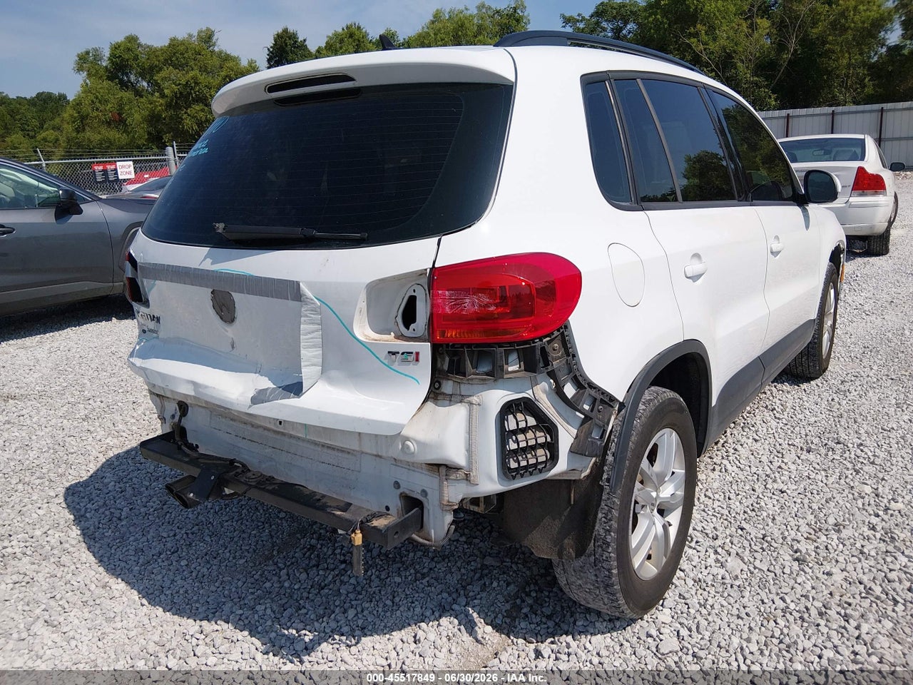 2017 VOLKSWAGEN TIGUAN 2.0T/2.0T S · 4/11