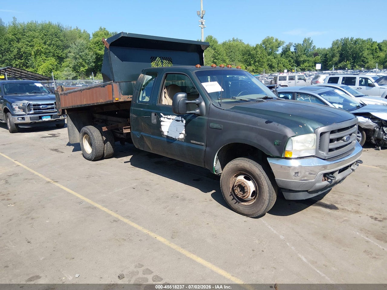 1FDWX37F72E****** · 2002 FORD F-350 LARIAT/XL/XLT