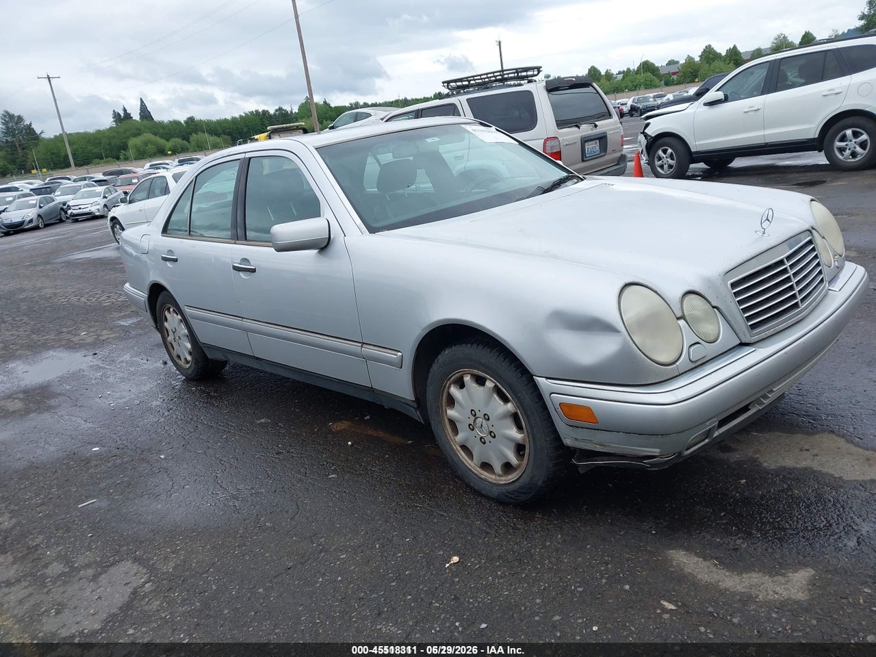 WDBJF82H0XX****** · 1999 MERCEDES-BENZ E 320 AWD