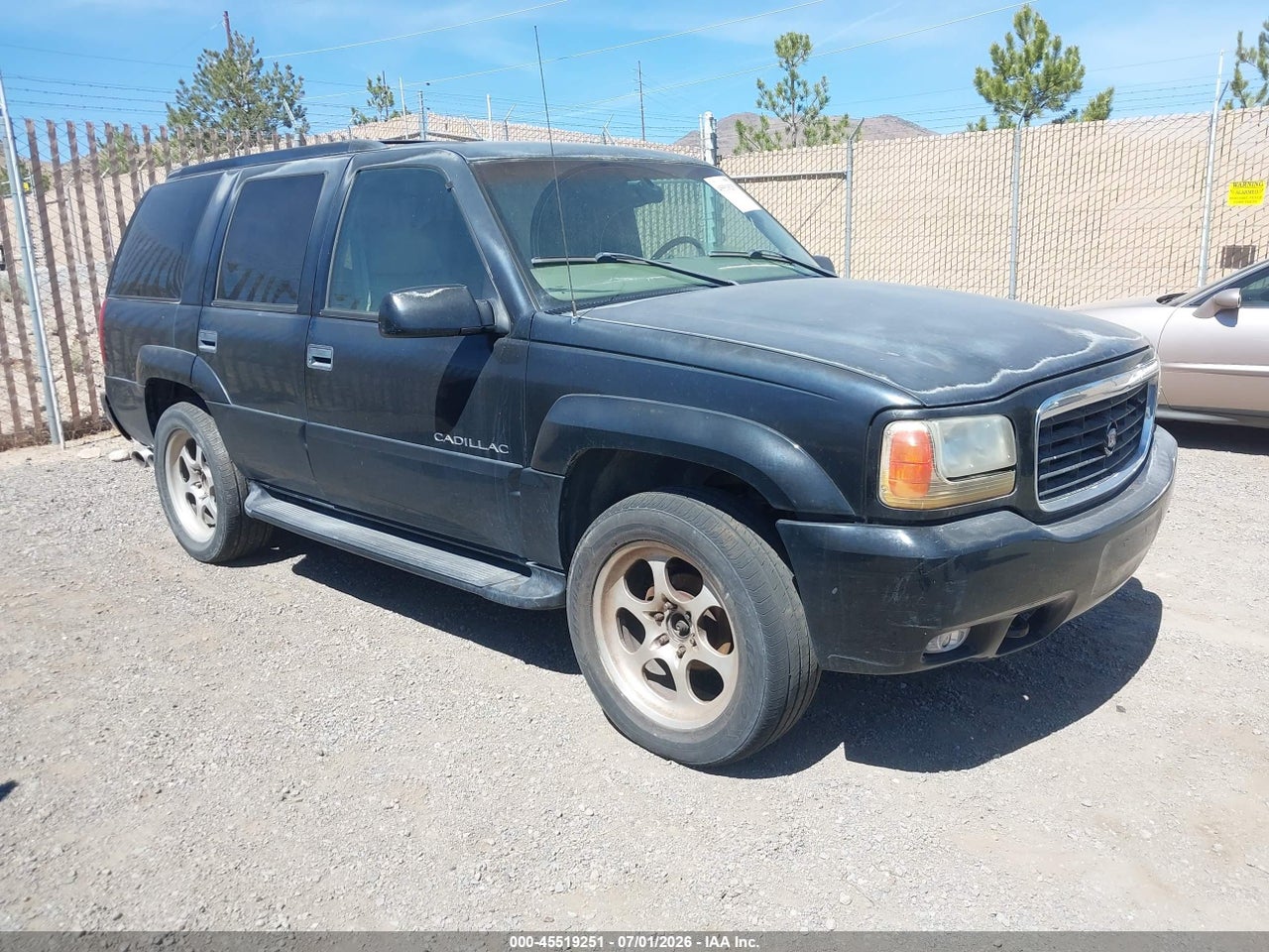 1GYEK63R3YR****** · 2000 CADILLAC ESCALADE STANDARD