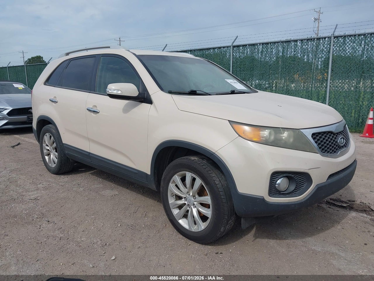 5XYKT4A22BG****** · 2011 KIA SORENTO LX V6