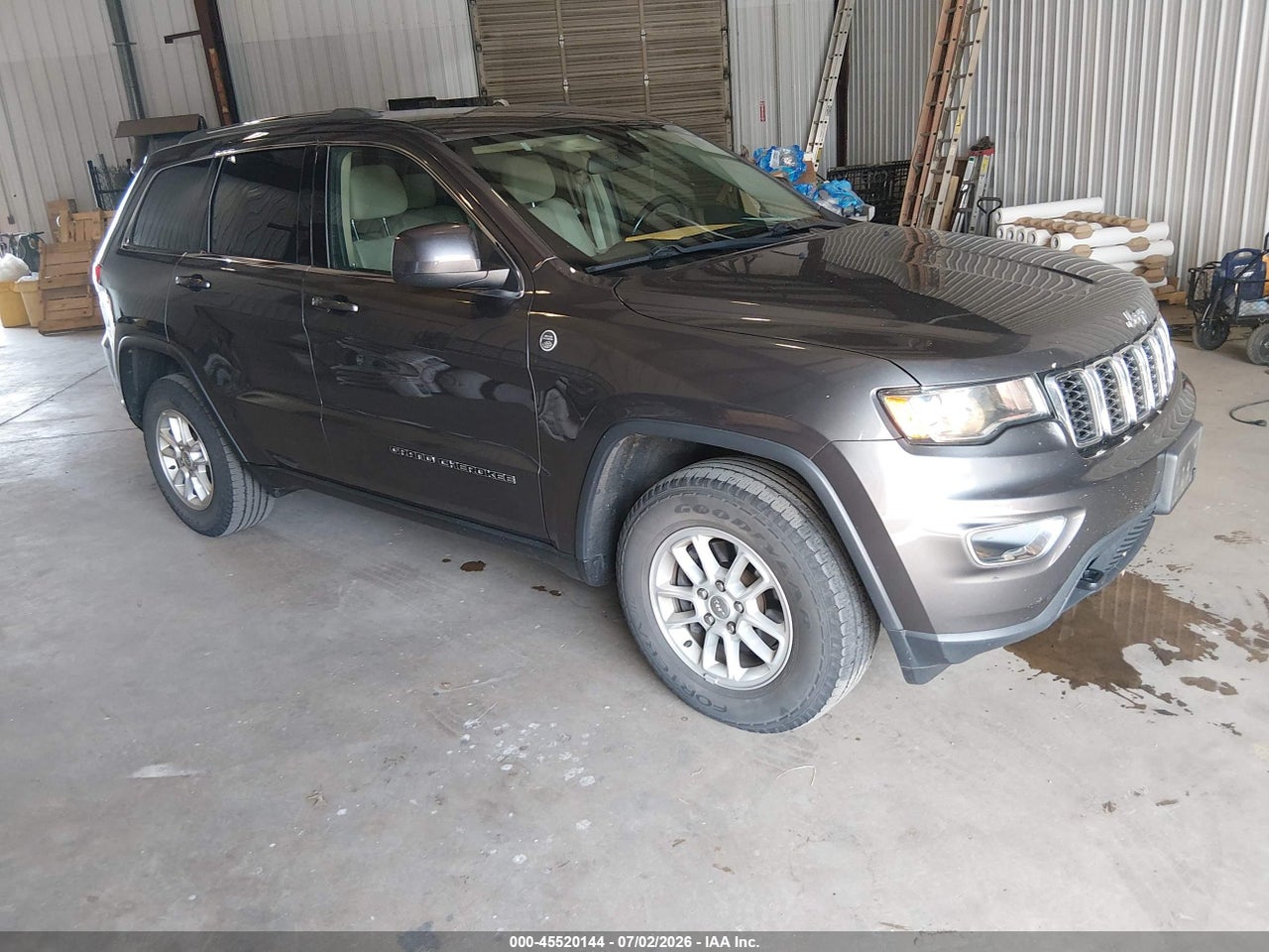1C4RJFAG7KC****** · 2019 JEEP GRAND CHEROKEE LAREDO E 4X4
