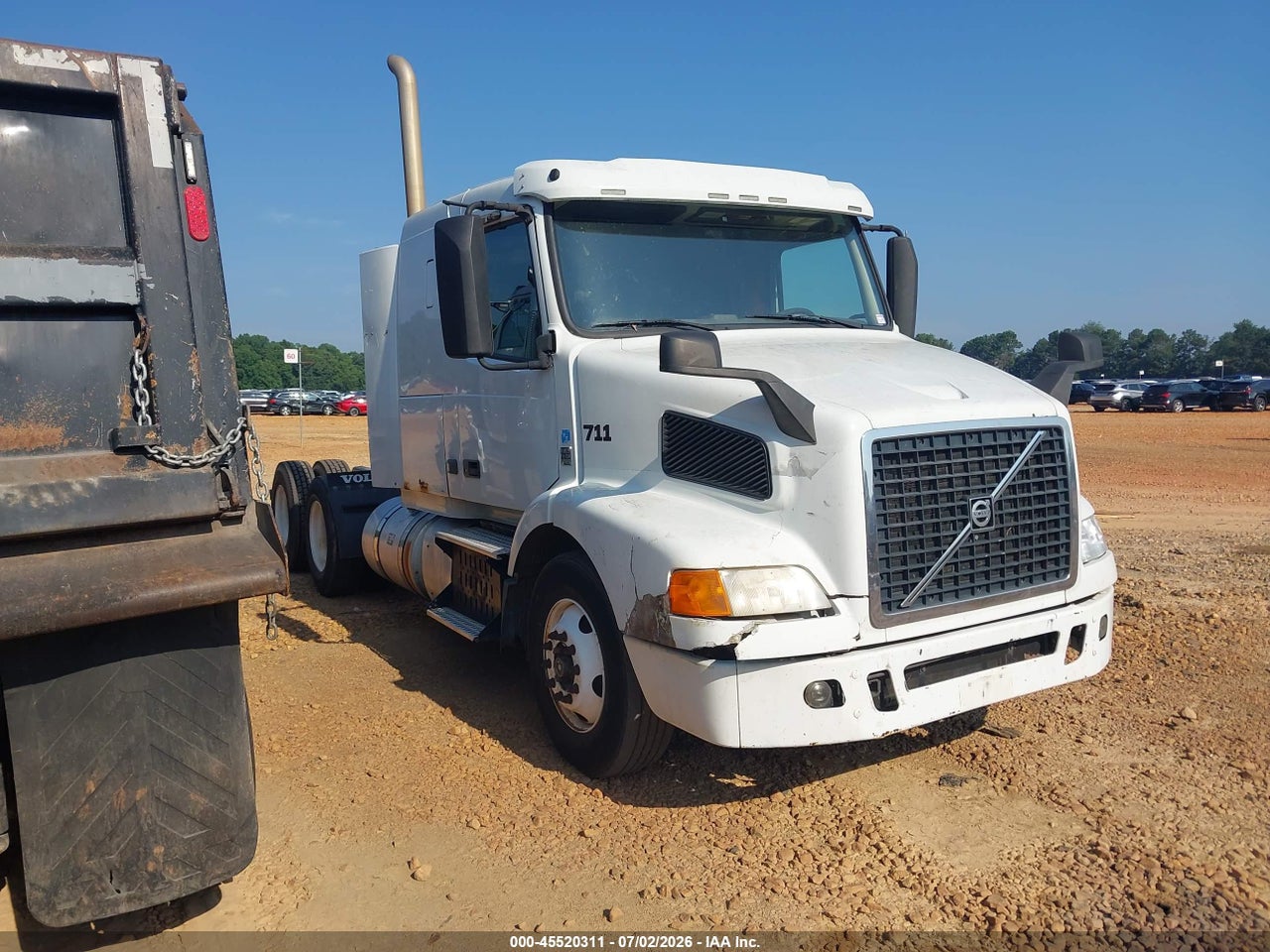4V4MC9EH8FN****** · 2015 VOLVO VN VNM