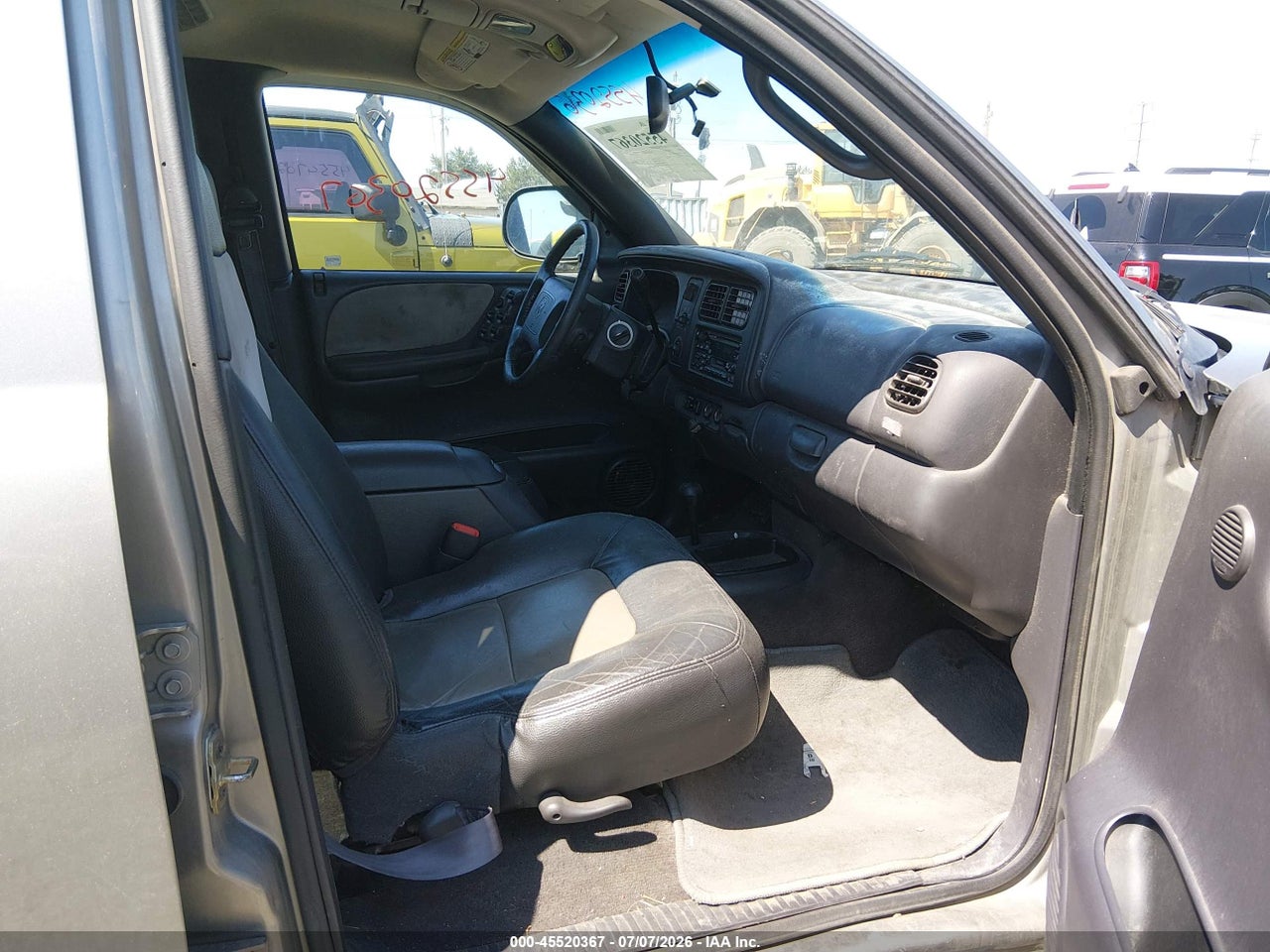 1B4HS28Z4YF****** · 2000 DODGE DURANGO   · 5/11