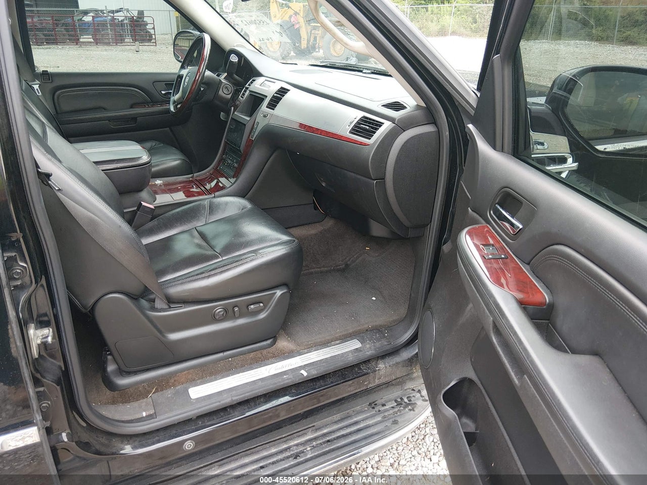 2008 CADILLAC ESCALADE ESV   · 5/11