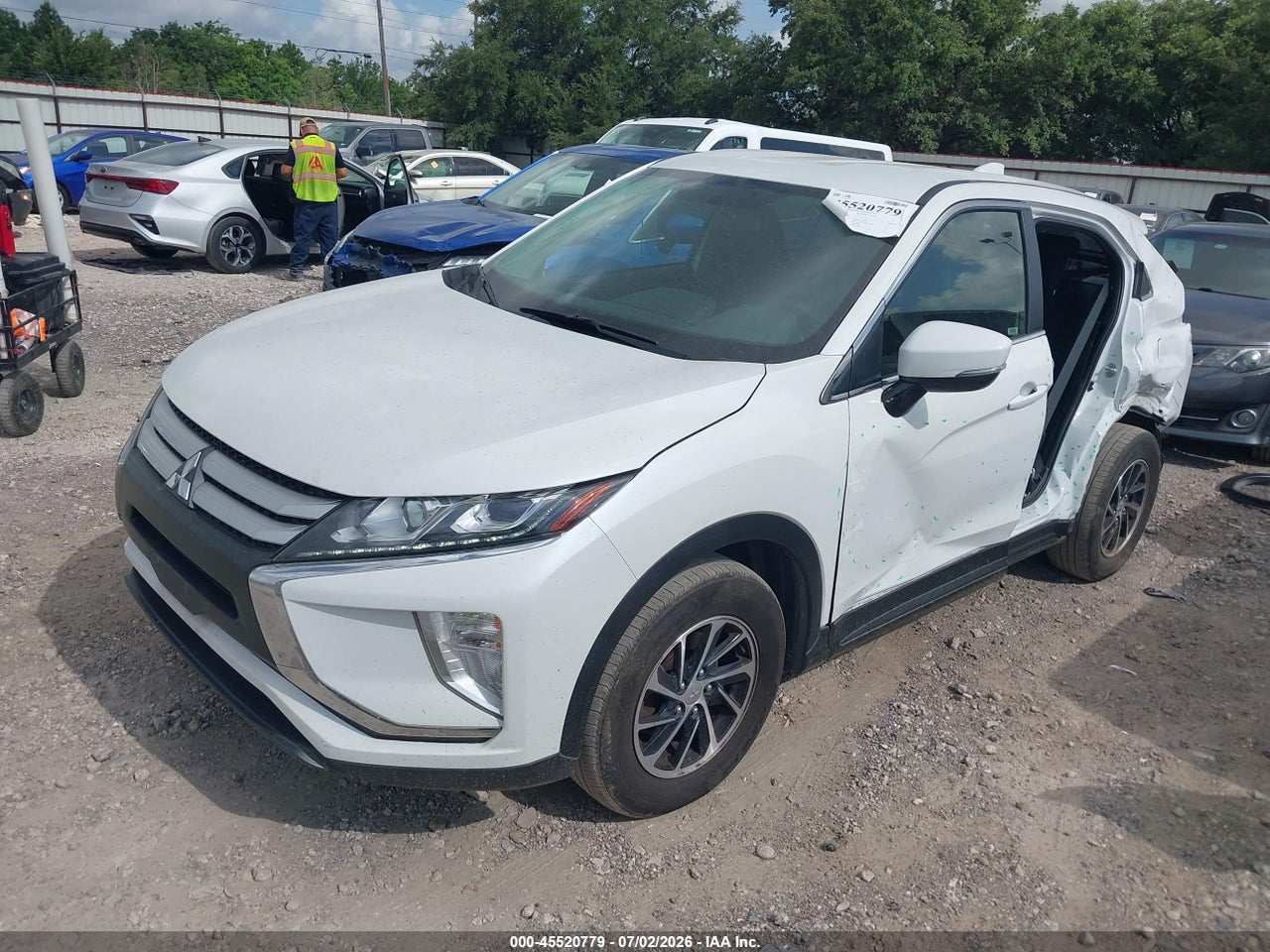 2020 MITSUBISHI ECLIPSE CROSS ES 1.5T · 2/11