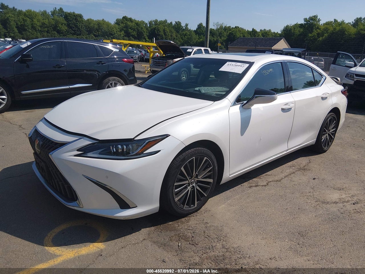2022 LEXUS ES 350   · 2/11
