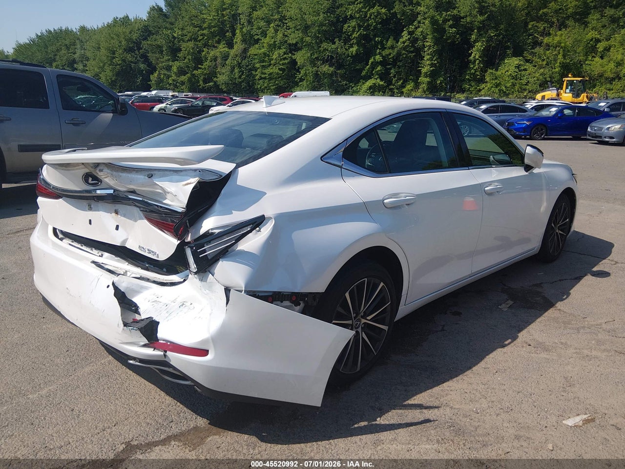 2022 LEXUS ES 350   · 4/11