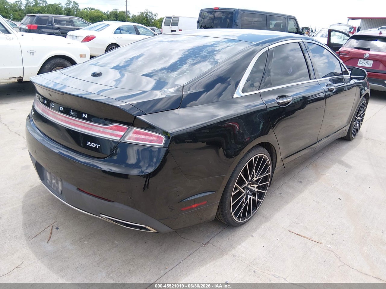 2017 LINCOLN MKZ RESERVE · 4/11