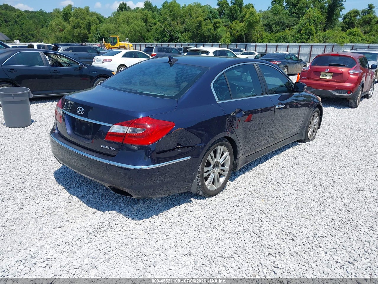 2013 HYUNDAI GENESIS 3.8 · 4/11