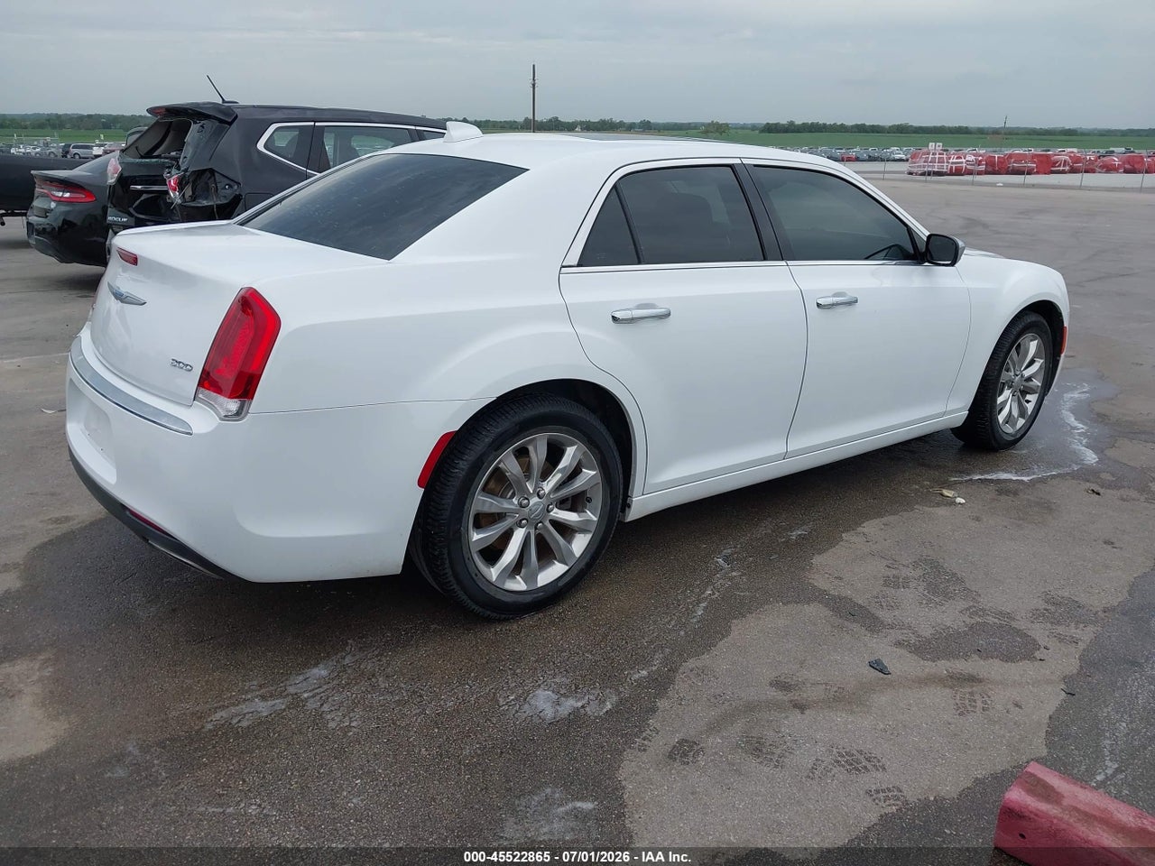2018 CHRYSLER 300 LIMITED AWD · 4/11