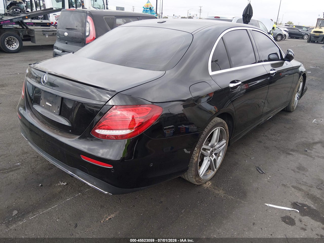 2018 MERCEDES-BENZ E 300   · 4/11