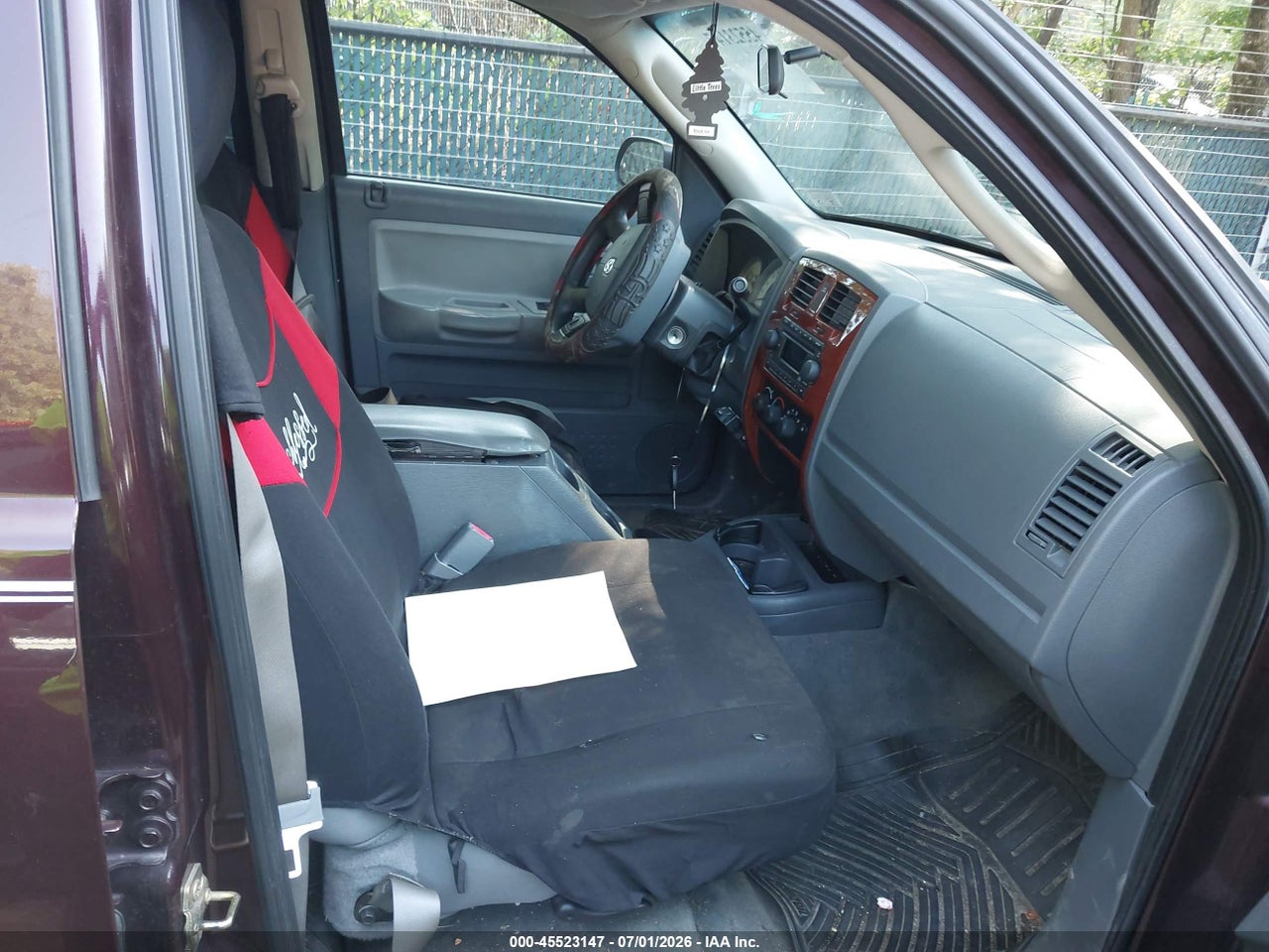 2005 DODGE DAKOTA SLT · 5/11