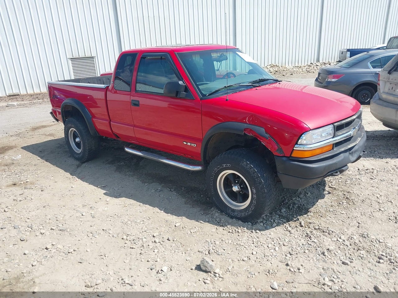 1GCCT19W8Y8****** · 2000 CHEVROLET S-10 LS