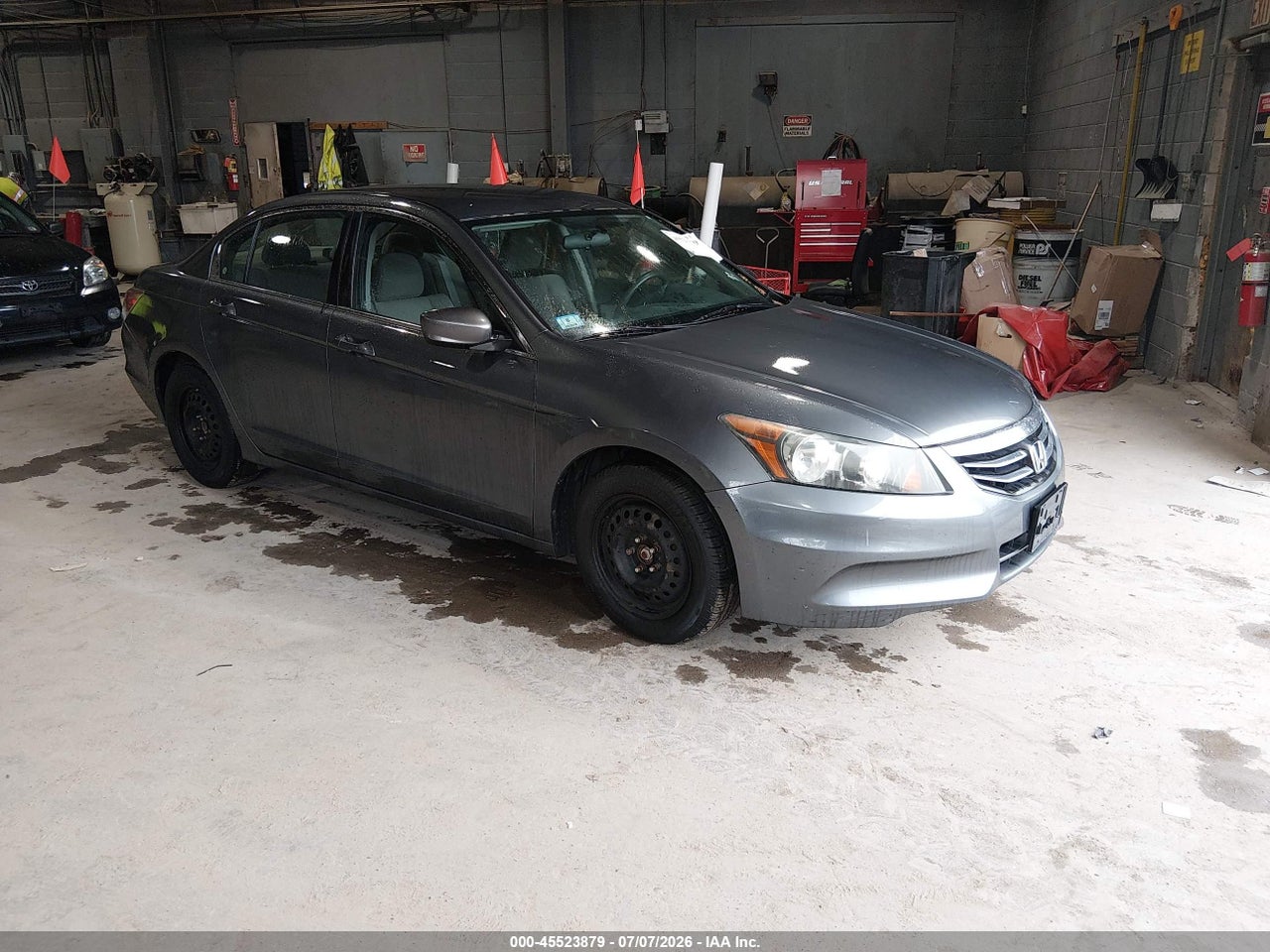 1HGCP2F48BA****** · 2011 HONDA ACCORD 2.4 LX-P