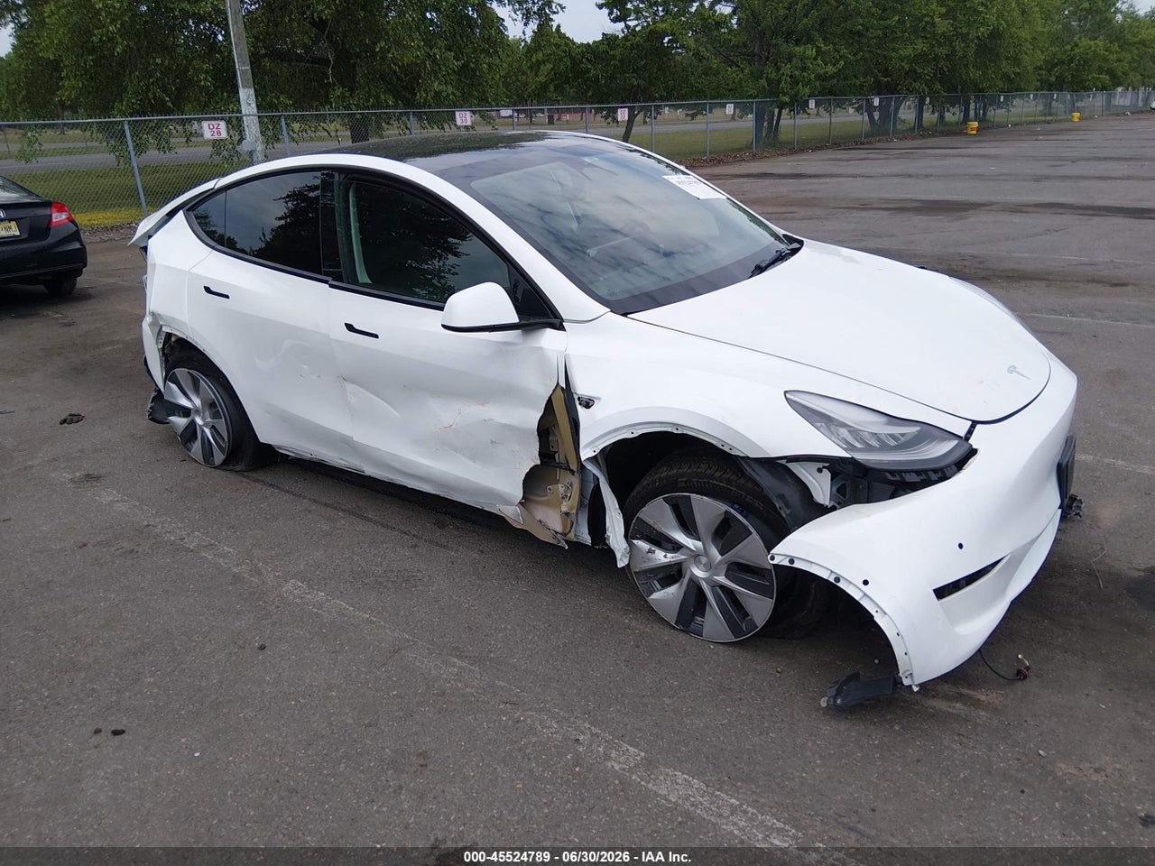5YJYGAEE0MF****** · 2021 TESLA MODEL Y LONG RANGE DUAL MOTOR ALL-WHEEL DRIVE