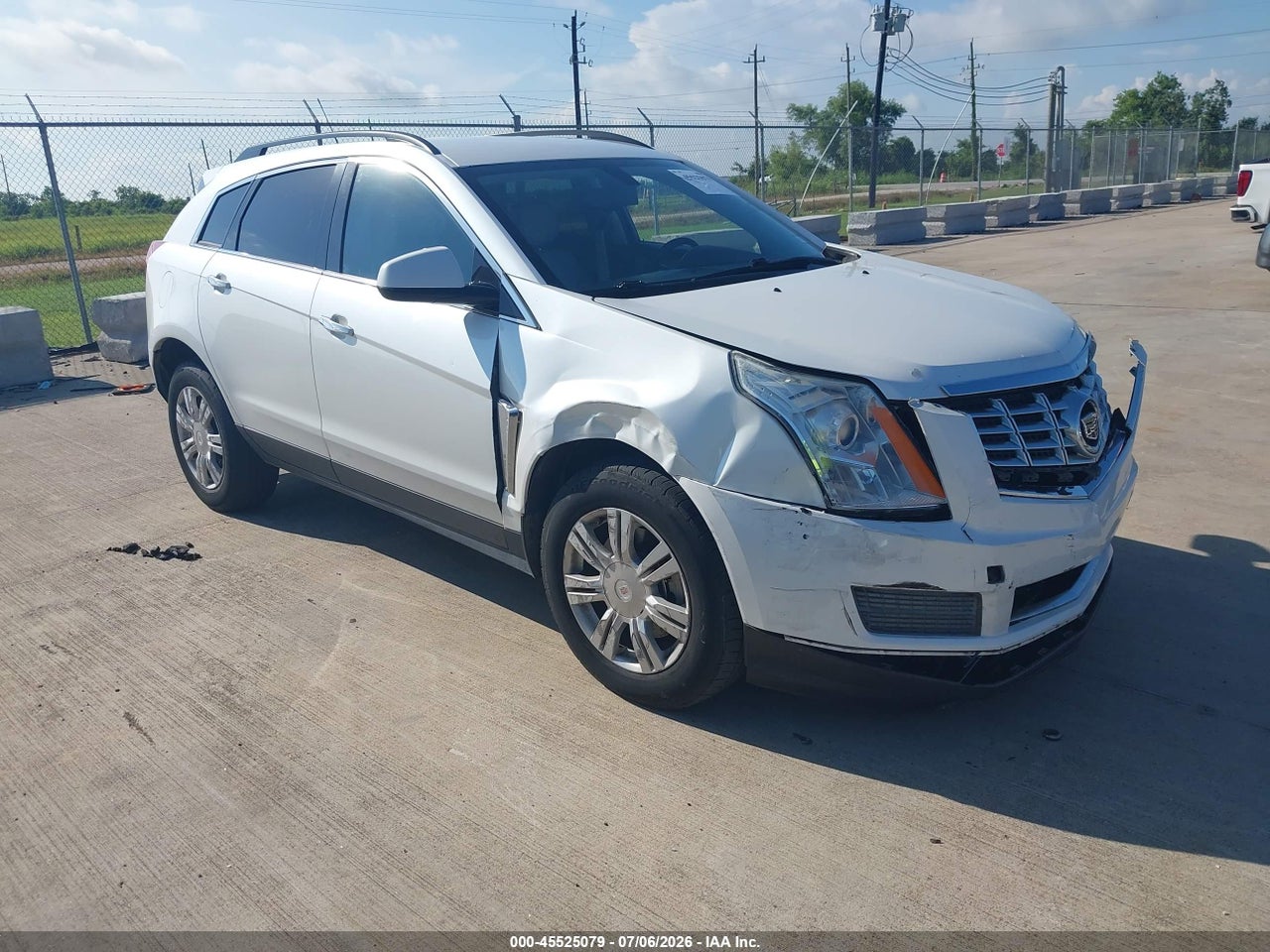 3GYFNAE3XFS****** · 2015 CADILLAC SRX STANDARD
