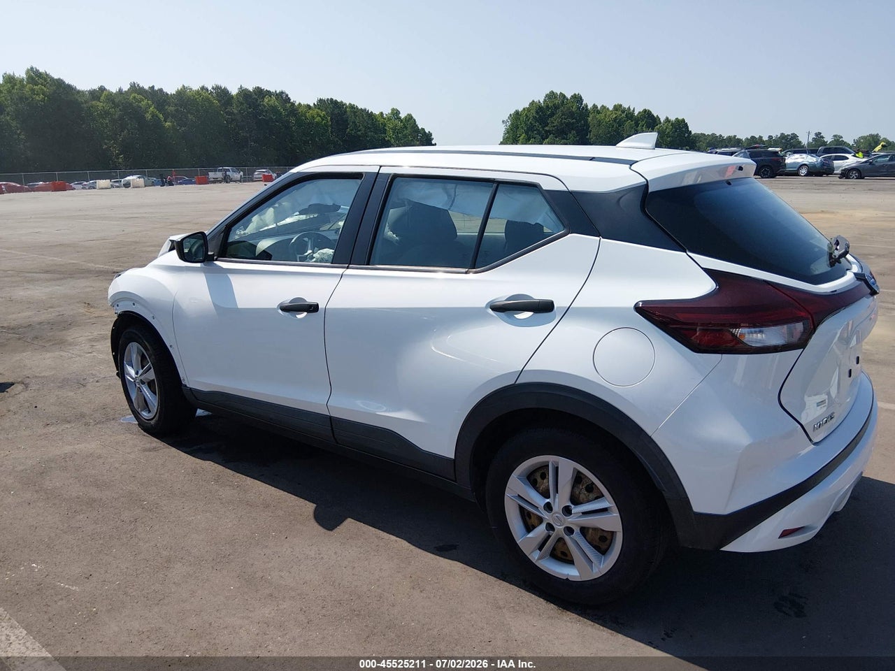 2021 NISSAN KICKS S XTRONIC CVT · 3/10